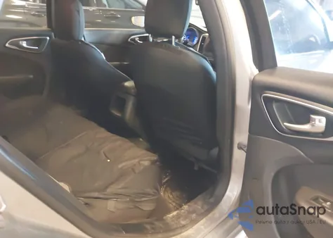 2016 Chrysler 200 Limited z USA, uszkodzony, nr VIN 1C3CCCAB6GN169463